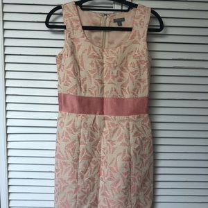 Ann Taylor size 0P pink and cream dress with bow